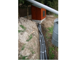 uložení potrubí propojující bazén s filtrací